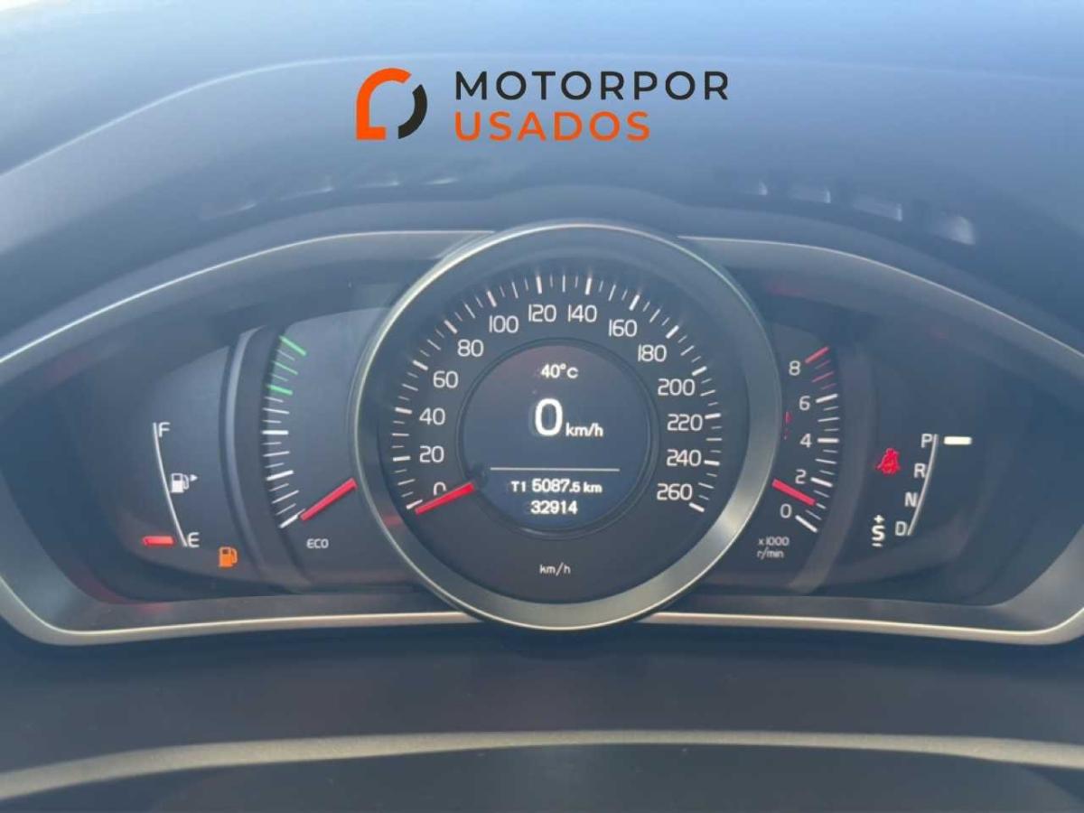 volvo-v40-2019-gasolina-1498cc