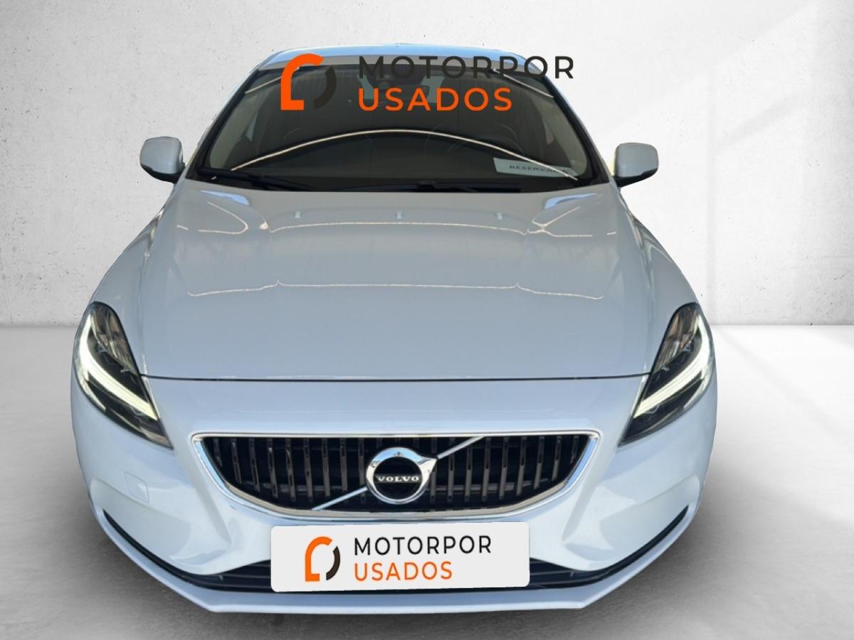 volvo-v40-2019-gasolina-1498cc