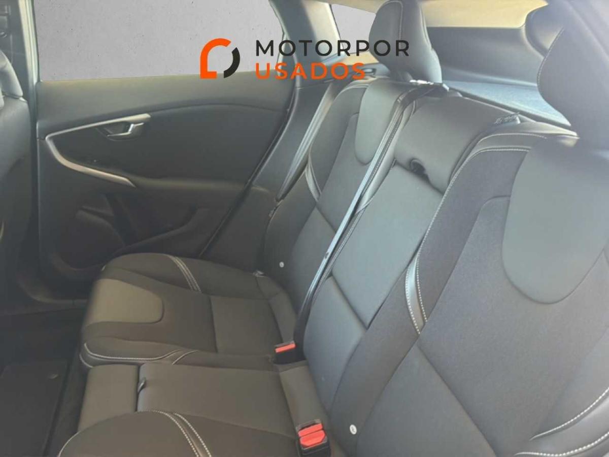 volvo-v40-2019-gasolina-1498cc