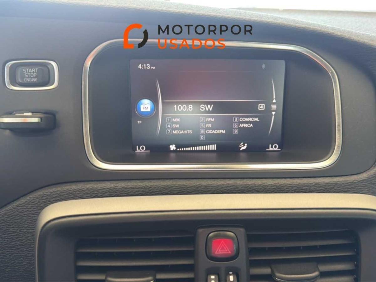volvo-v40-2019-gasolina-1498cc