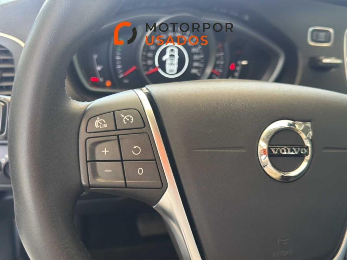 volvo-v40-2019-gasolina-1498cc