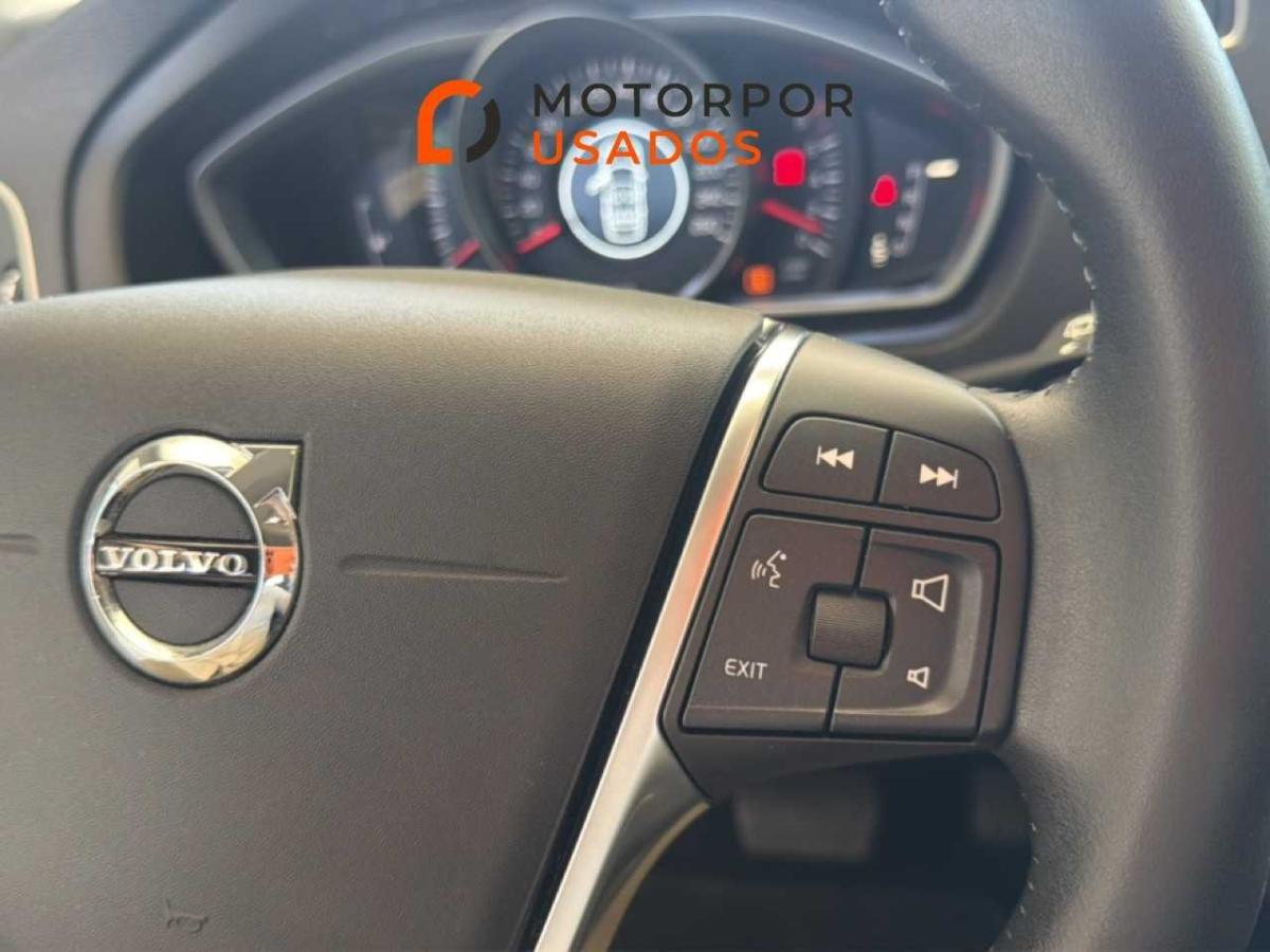 volvo-v40-2019-gasolina-1498cc