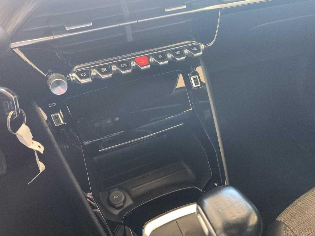 peugeot-2008-2023-gasolina-1199cc