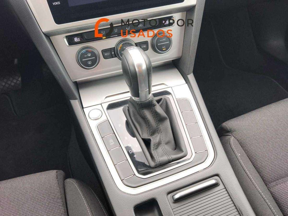 volkswagen-passat-variant-2019-diesel-1968cc