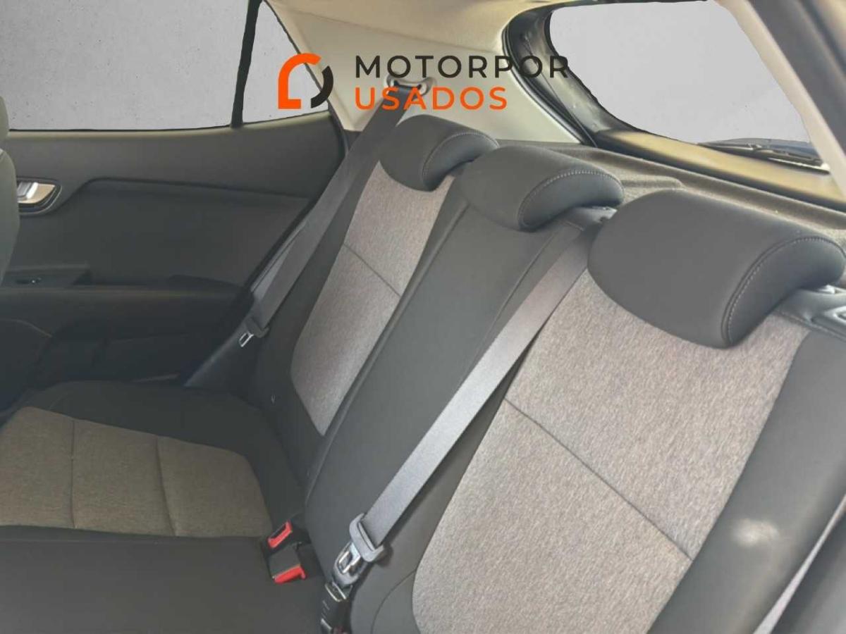 kia-stonic-2025-gasolina-1197cc