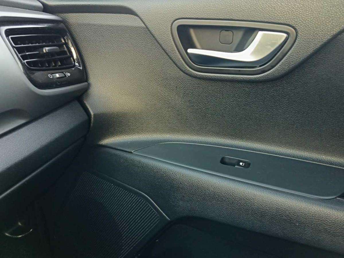 kia-stonic-2025-gasolina-1197cc