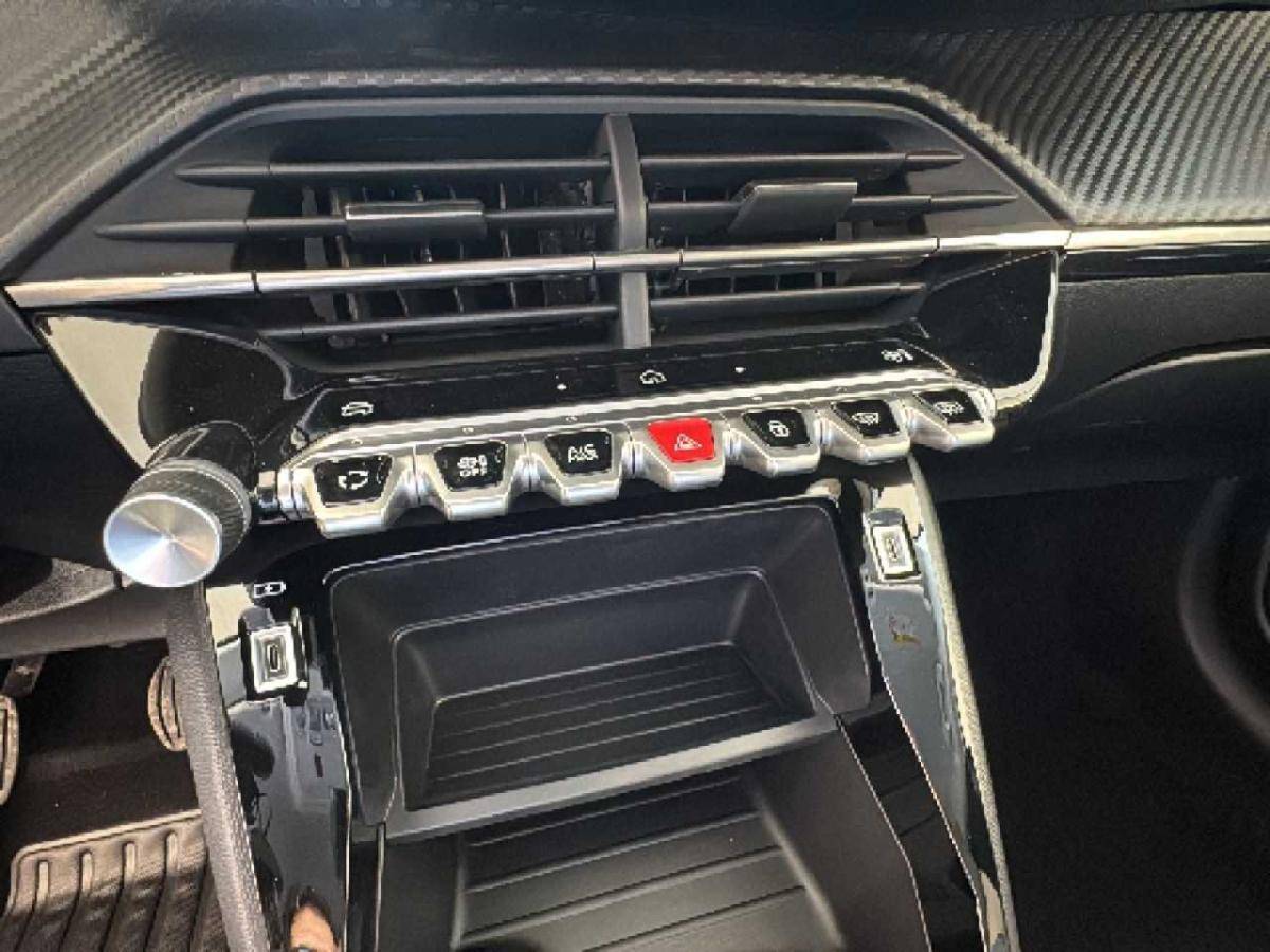 peugeot-208-2026-gasolina-1199cc