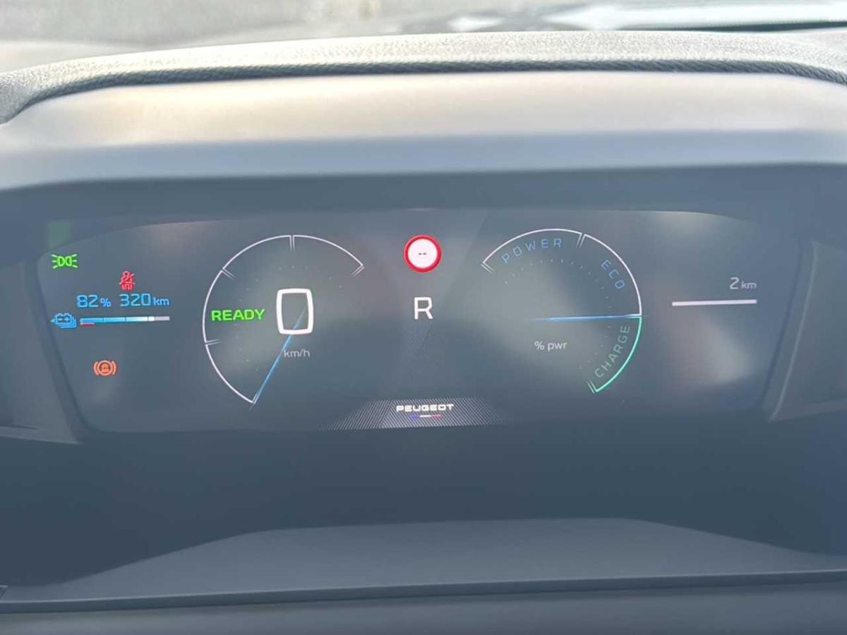 peugeot-208-2025-eletrico-0cc