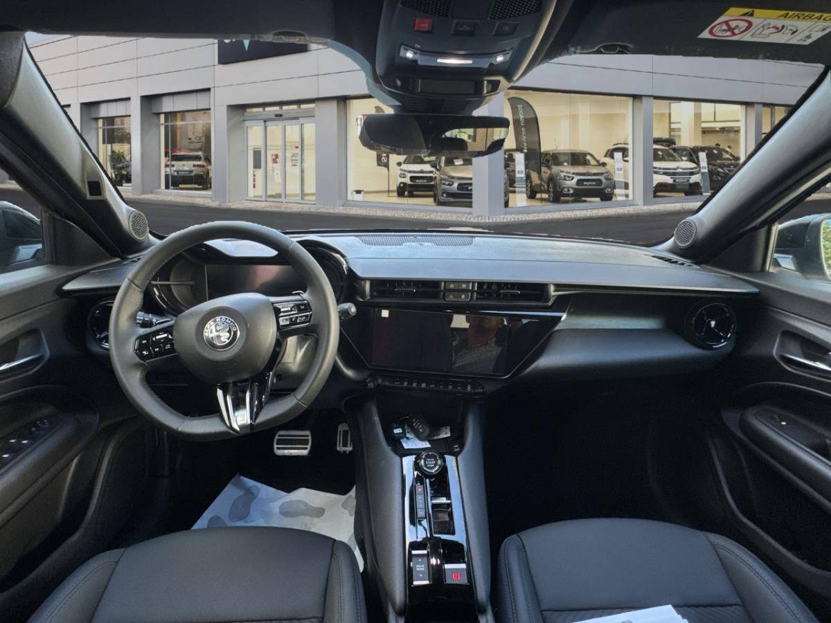 alfa-romeo-junior-2026-hibrido-a-gasolina-1199cc