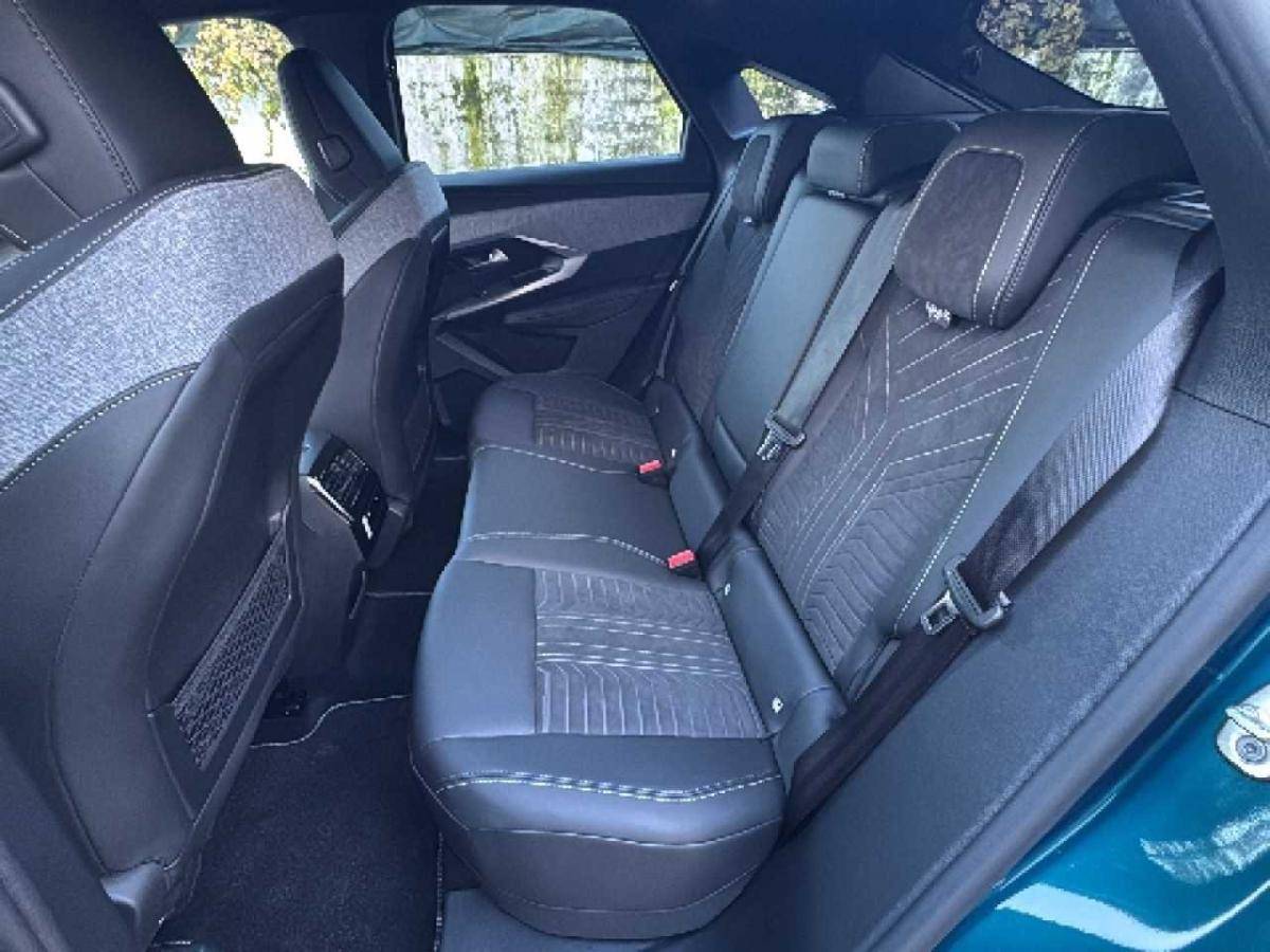 peugeot-e-3008-2025-eletrico-0cc