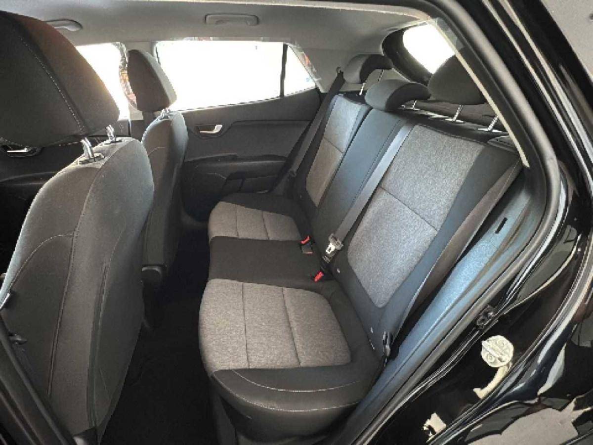 kia-stonic-2025-gasolina-1197cc