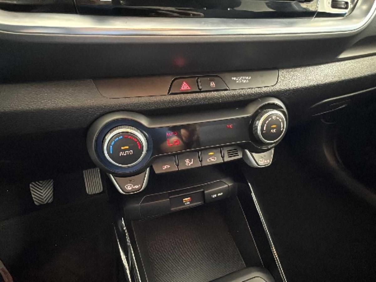 kia-stonic-2025-gasolina-1197cc