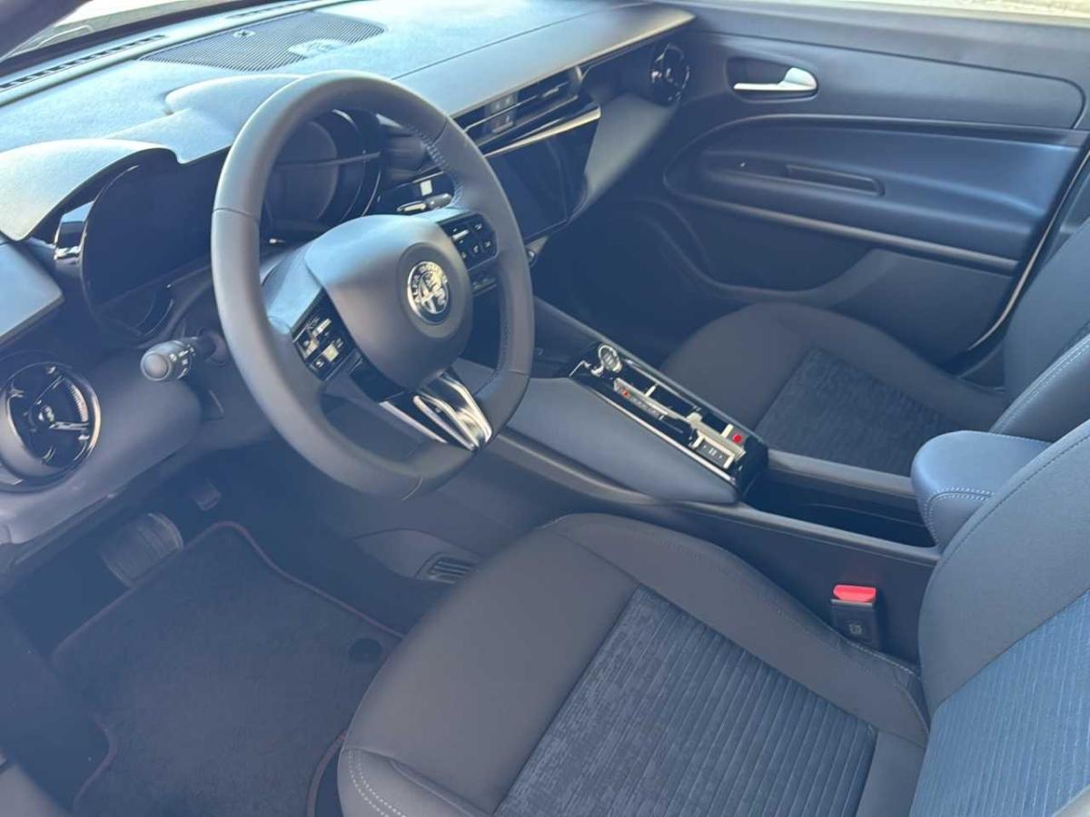 alfa-romeo-junior-2026-hibrido-a-gasolina-1199cc