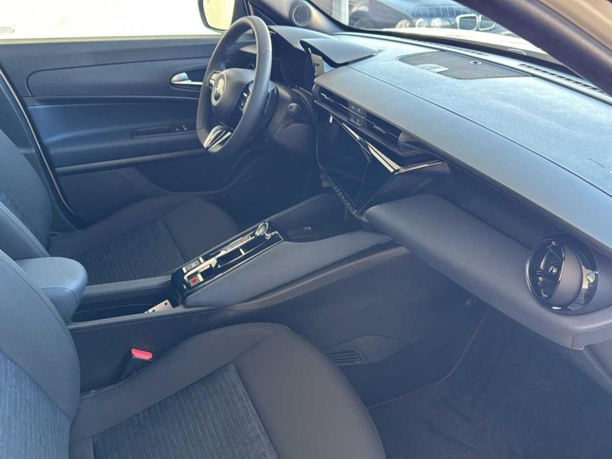 alfa-romeo-junior-2026-hibrido-a-gasolina-1199cc