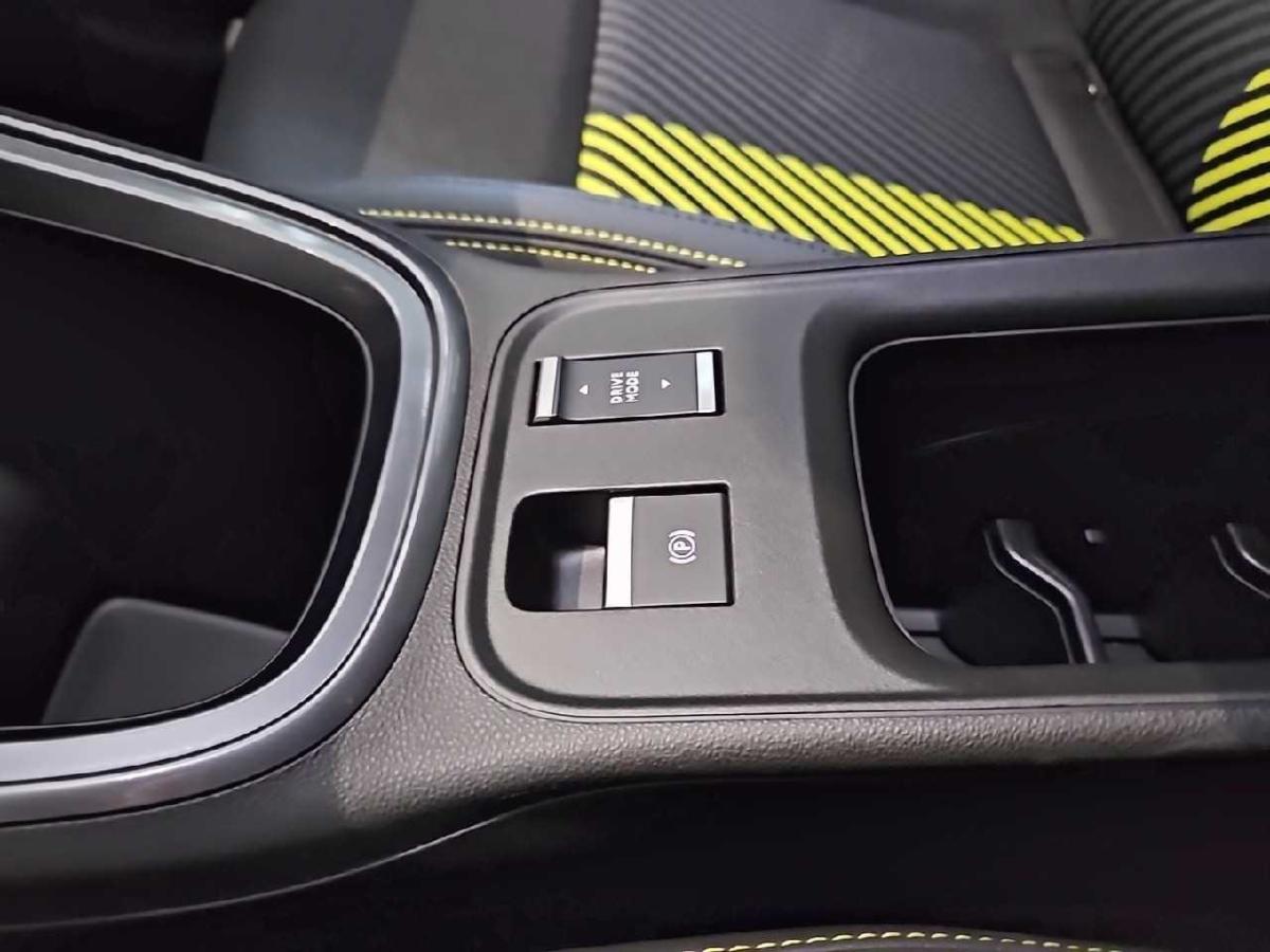 abarth-695-2025-eletrico-0cc