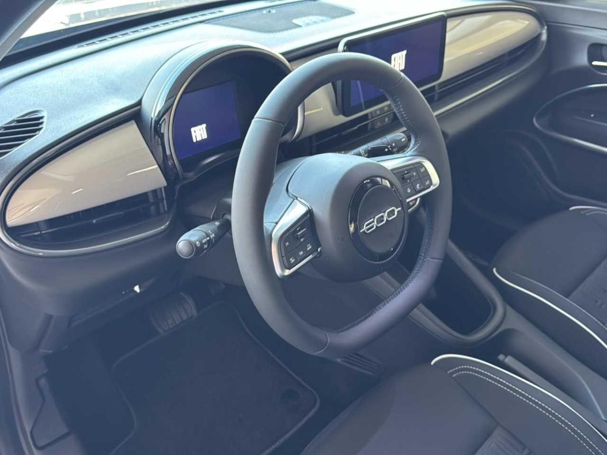 fiat-600-2025-gasolina-1199cc
