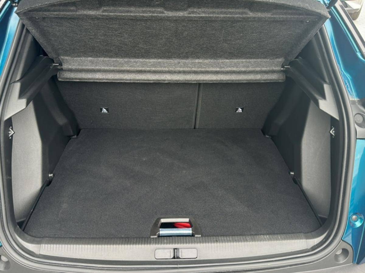 peugeot-2008-2025-eletrico-0cc