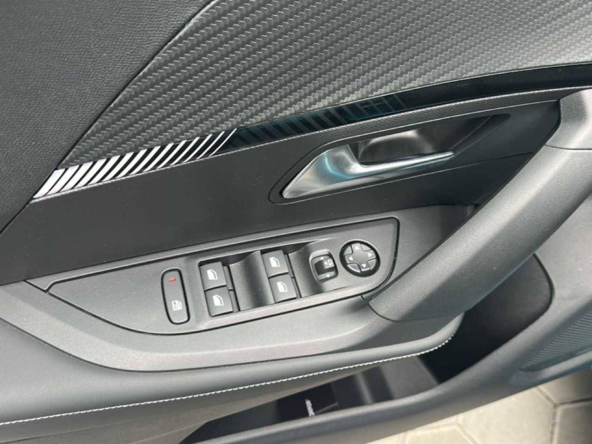 peugeot-2008-2025-eletrico-0cc
