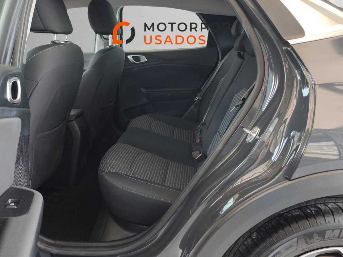 kia-xceed-2025-gasolina-998cc