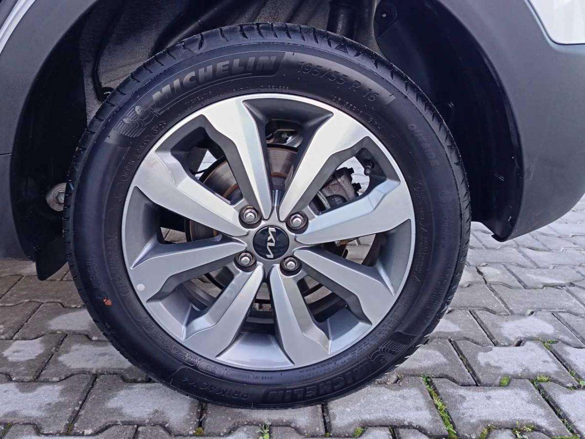 kia-stonic-2025-gasolina-1197cc