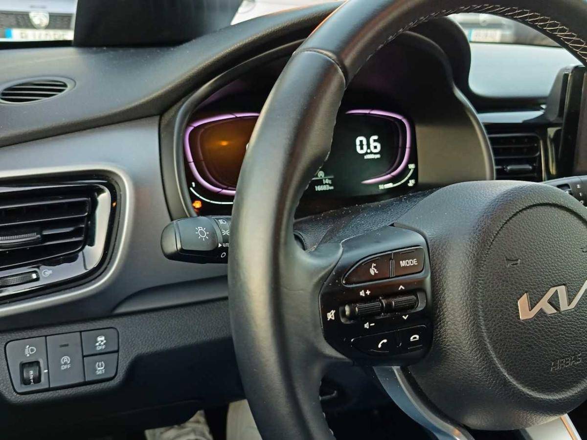 kia-stonic-2025-gasolina-1197cc
