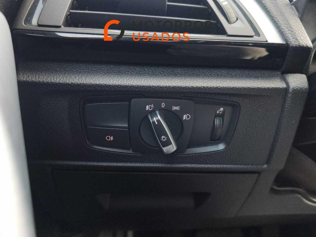bmw-serie-1-2012-gasolina-2979cc