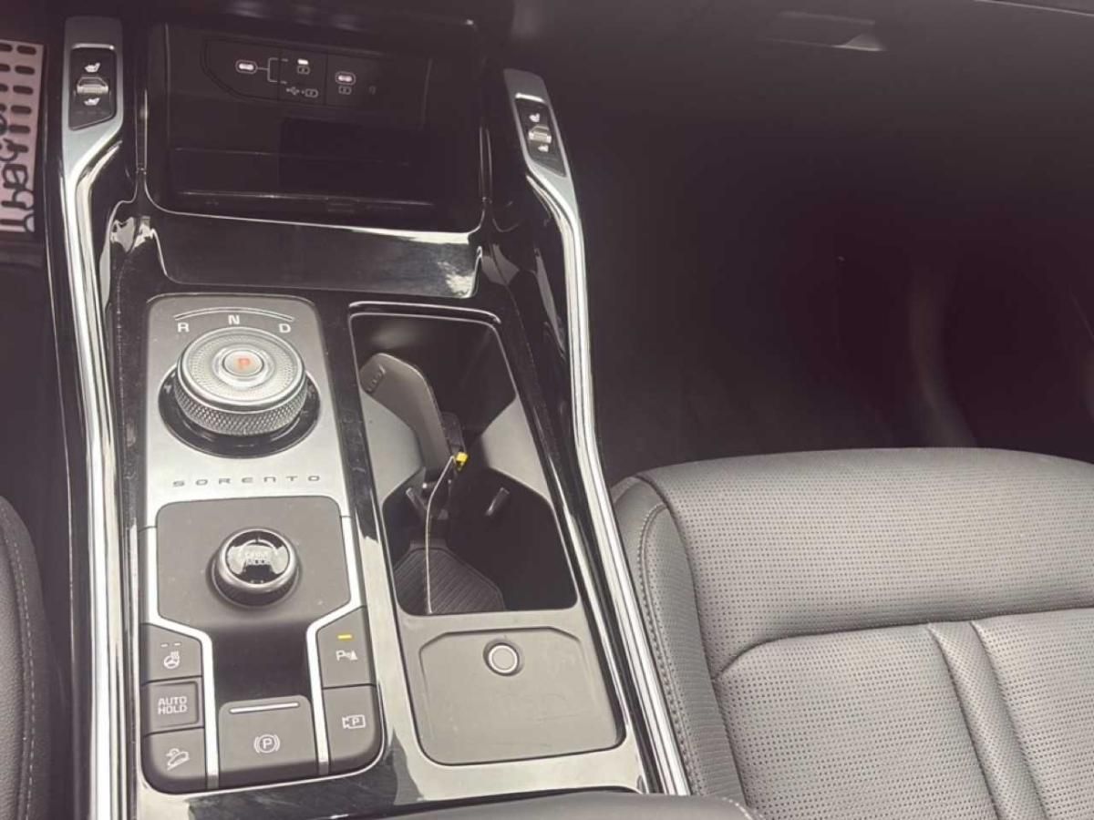 kia-sorento-2025-hibrido-a-gasolina-1598cc