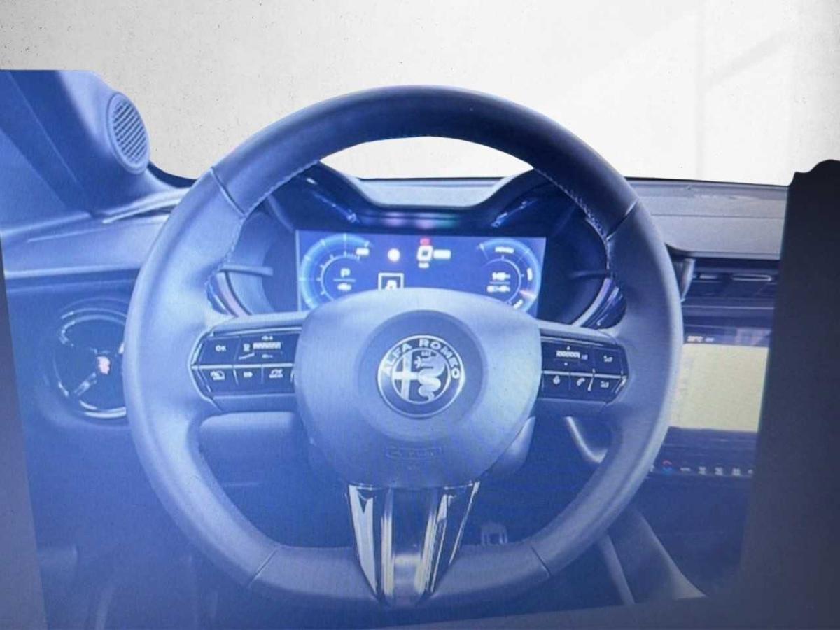 alfa-romeo-junior-2024-eletrico-0cc