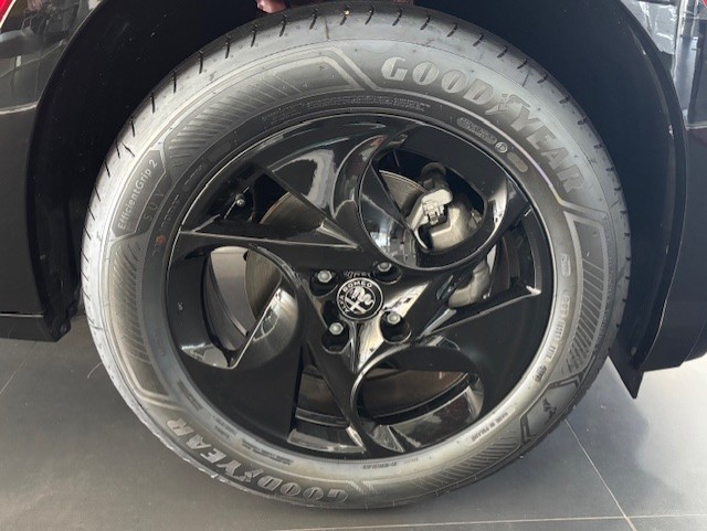 alfa-romeo-junior-2025-hibrido-a-gasolina-1199cc