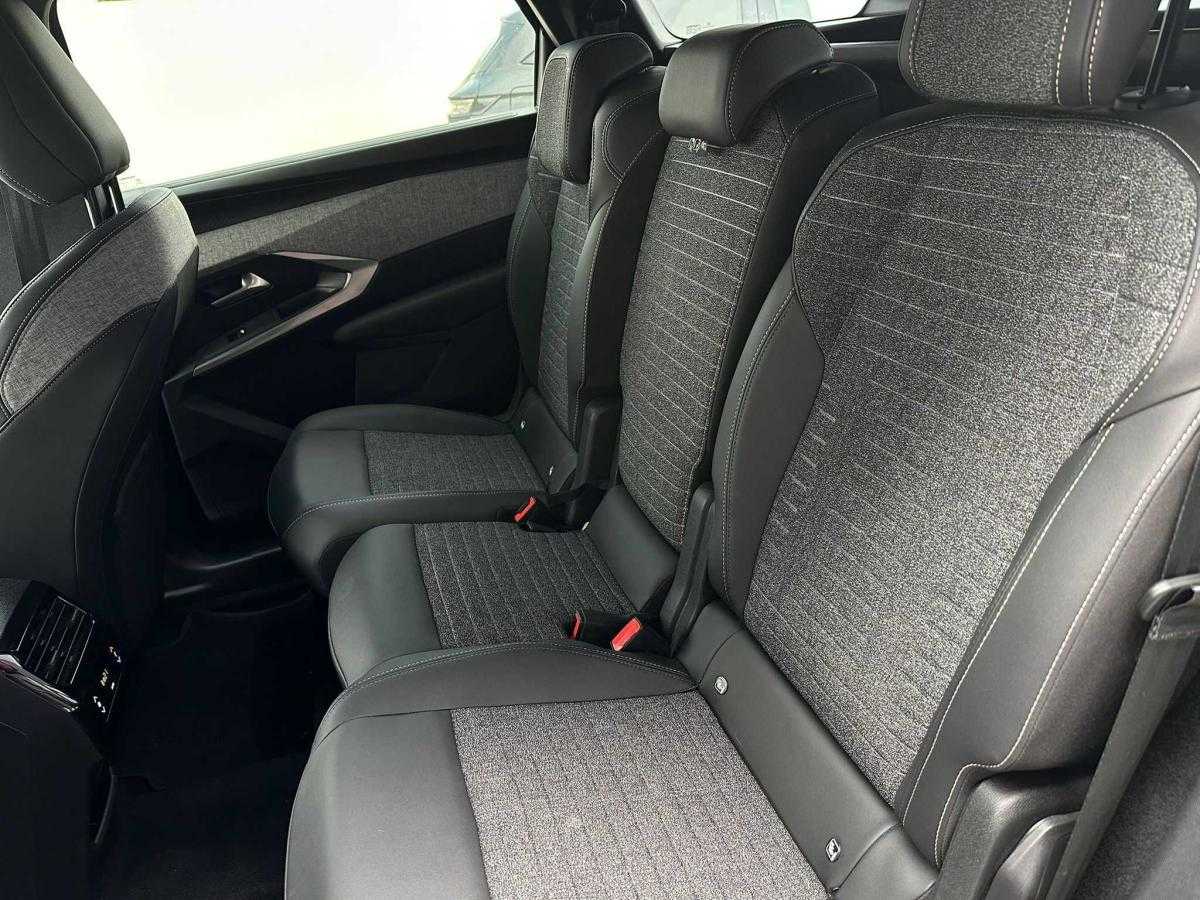 peugeot-5008-2025-gasolina-1199cc