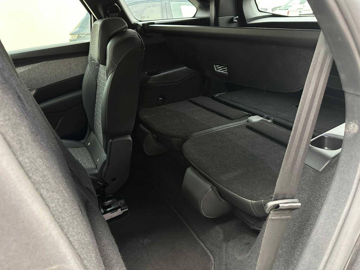 peugeot-5008-2025-gasolina-1199cc