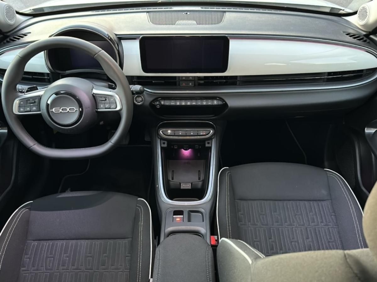 fiat-600-2025-hibrido-a-gasolina-1199cc