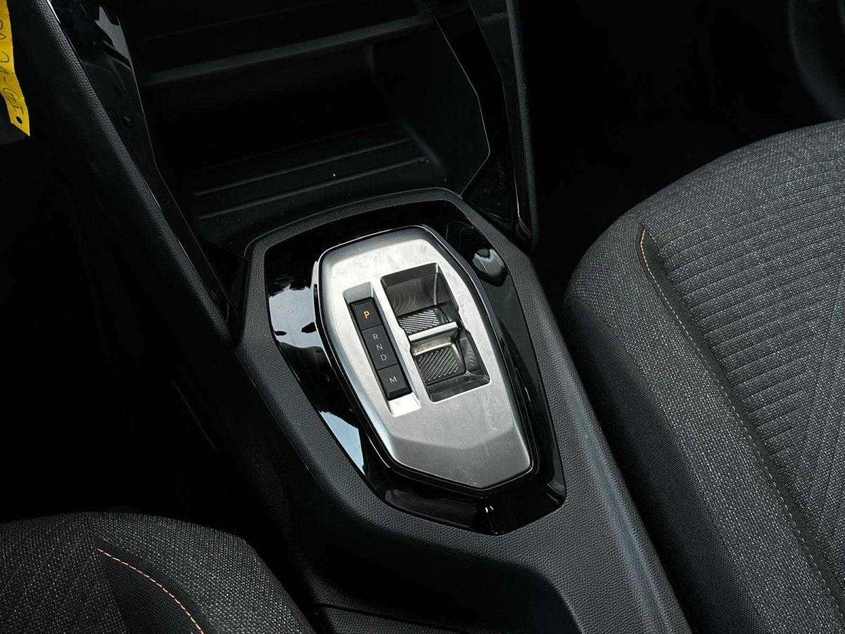 peugeot-208-2025-gasolina-1199cc