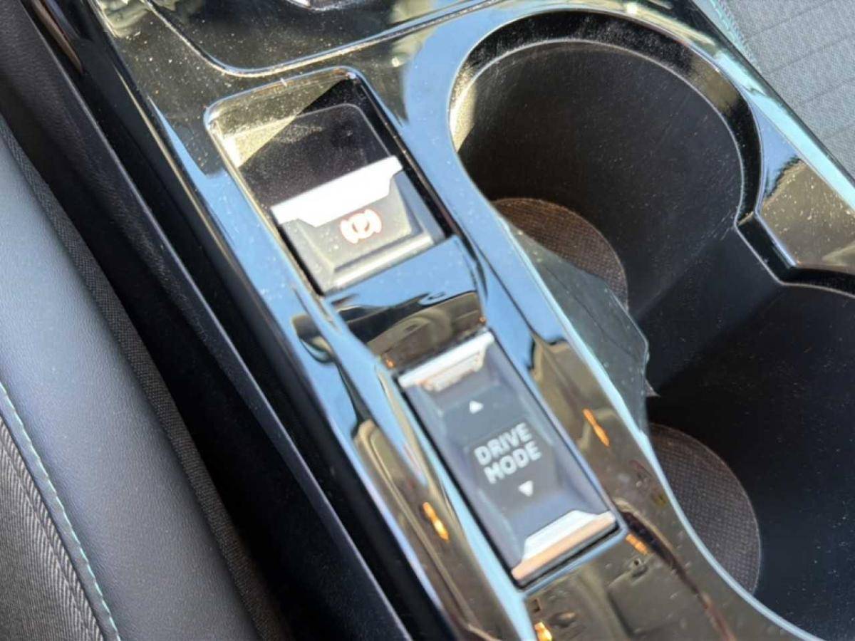 peugeot-208-2023-gasolina-1199cc