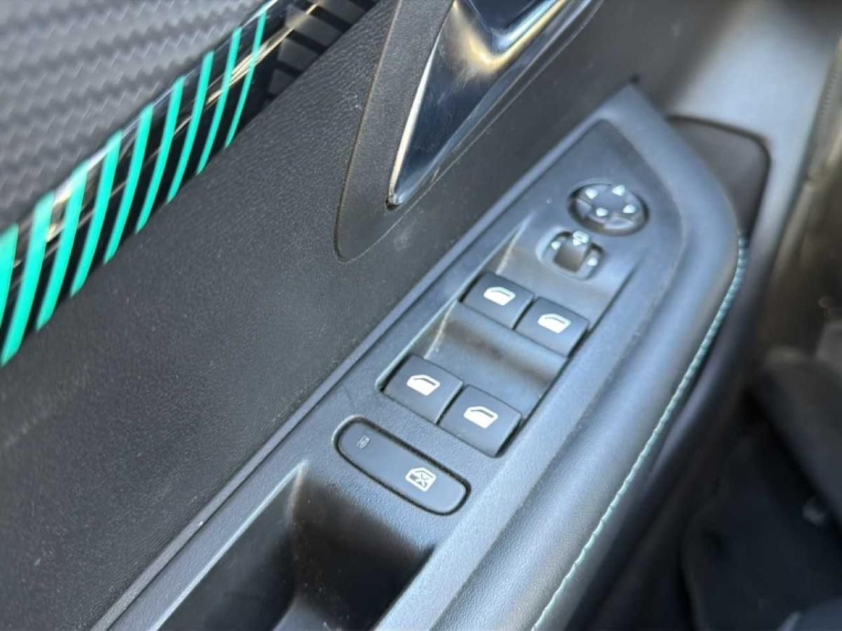 peugeot-208-2023-gasolina-1199cc