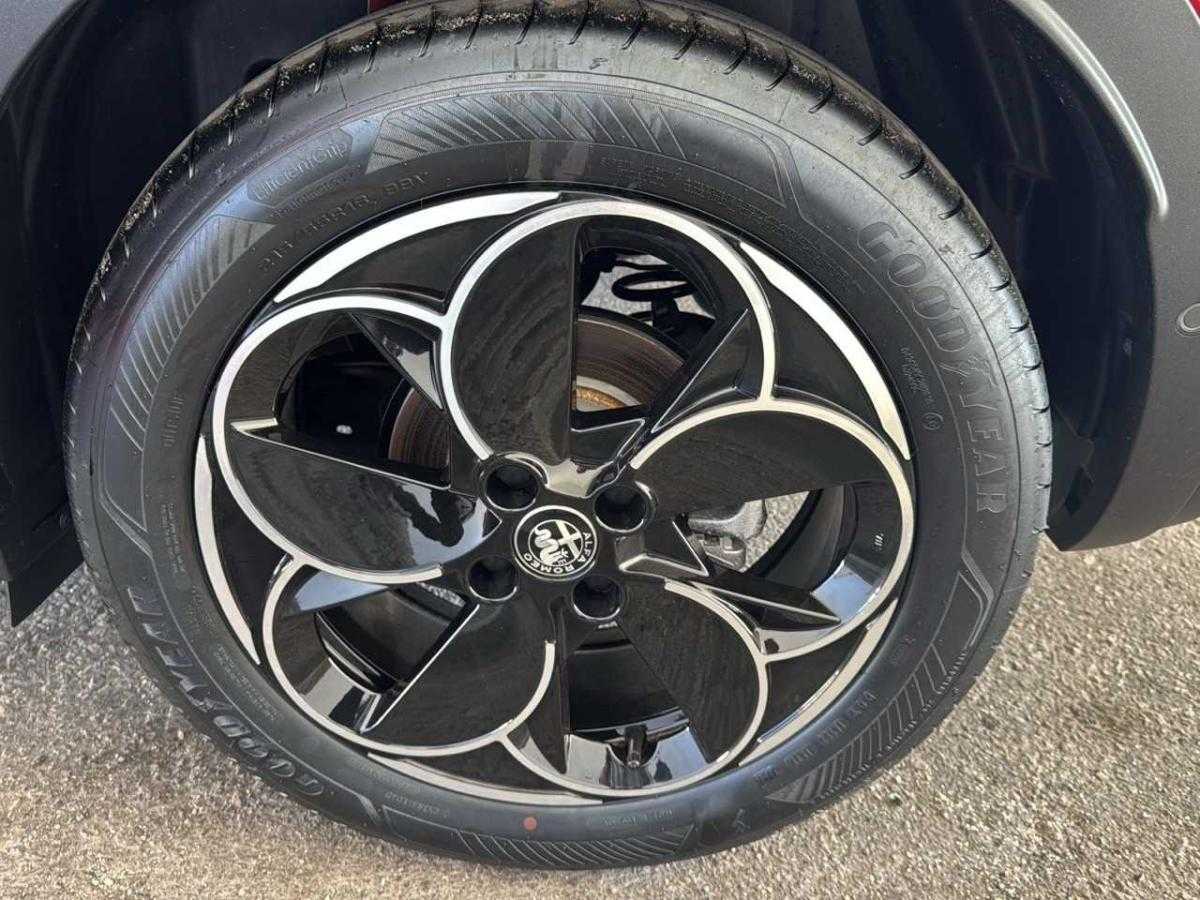 alfa-romeo-junior-2025-eletrico-0cc