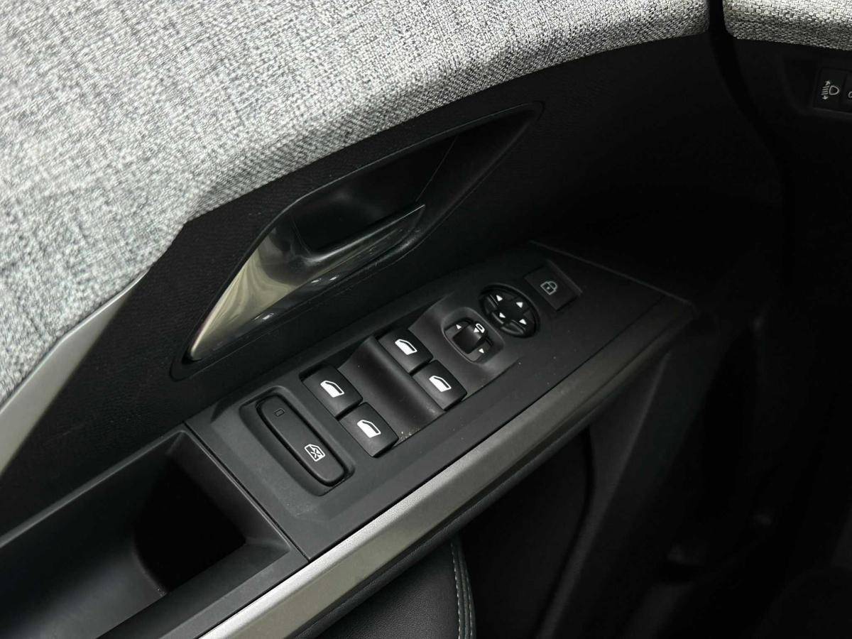peugeot-5008-2025-hibrido-a-gasolina-1199cc