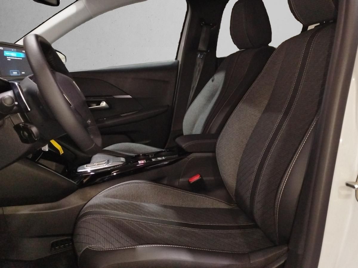 peugeot-208-2025-hibrido-a-gasolina-1199cc