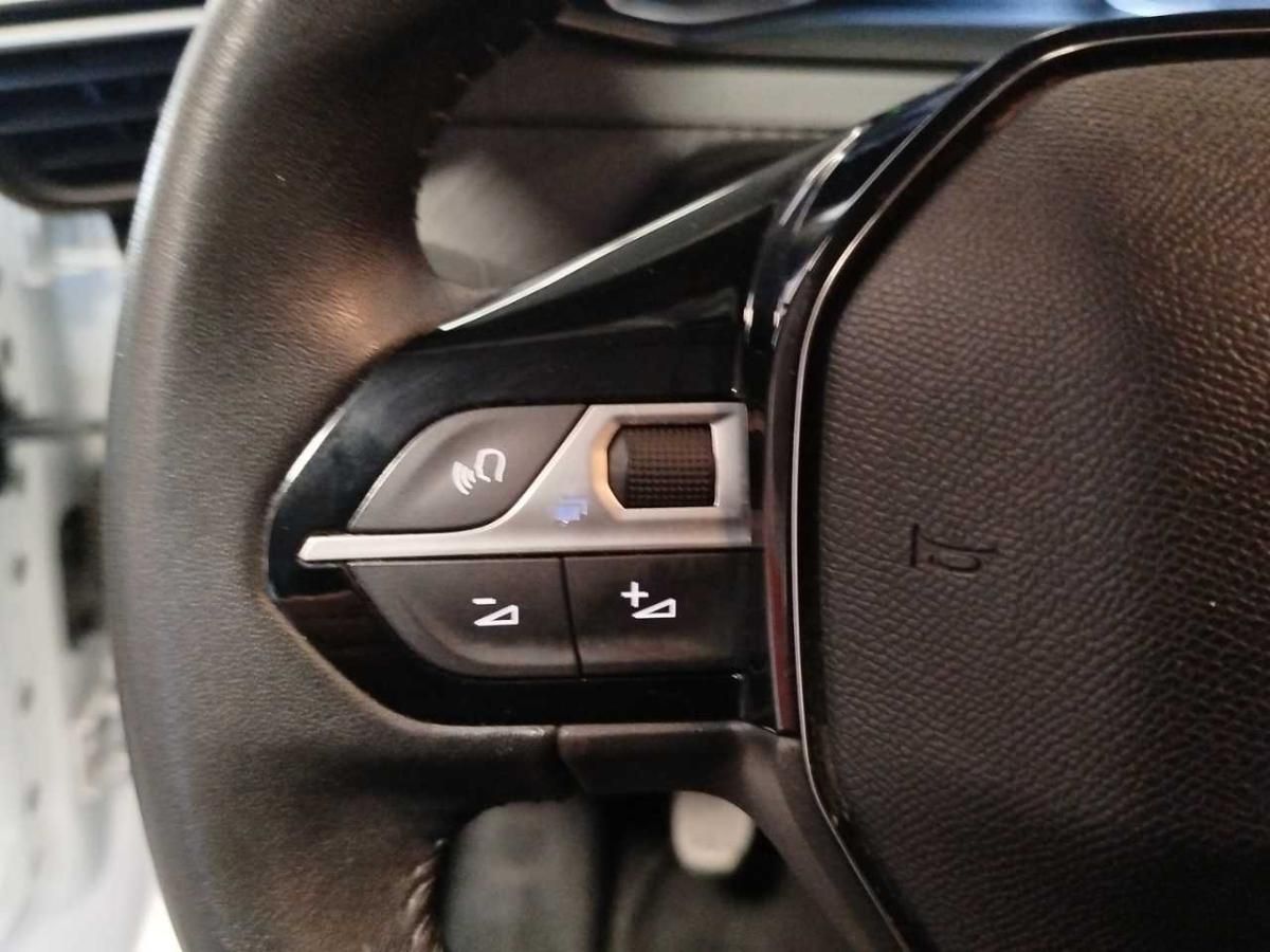 peugeot-208-2024-gasolina-1199cc