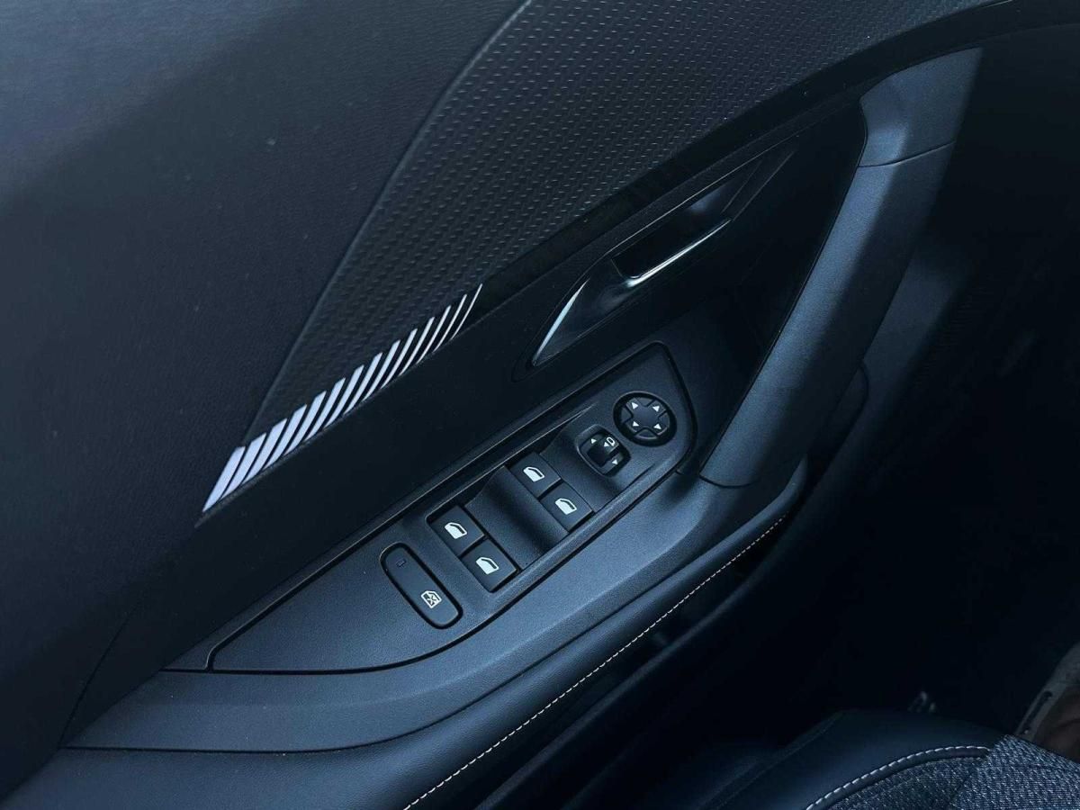 peugeot-2008-2025-gasolina-1199cc