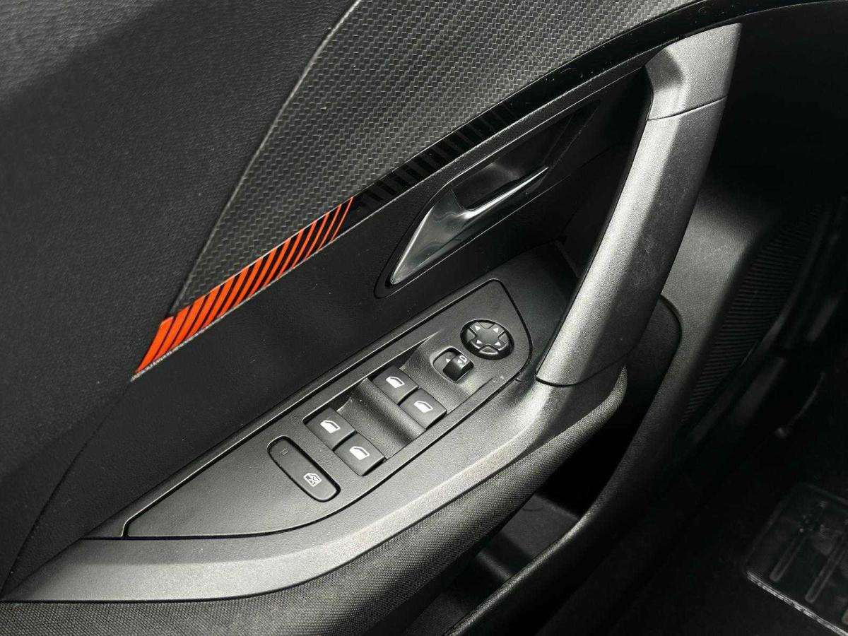peugeot-2008-2023-gasolina-1199cc