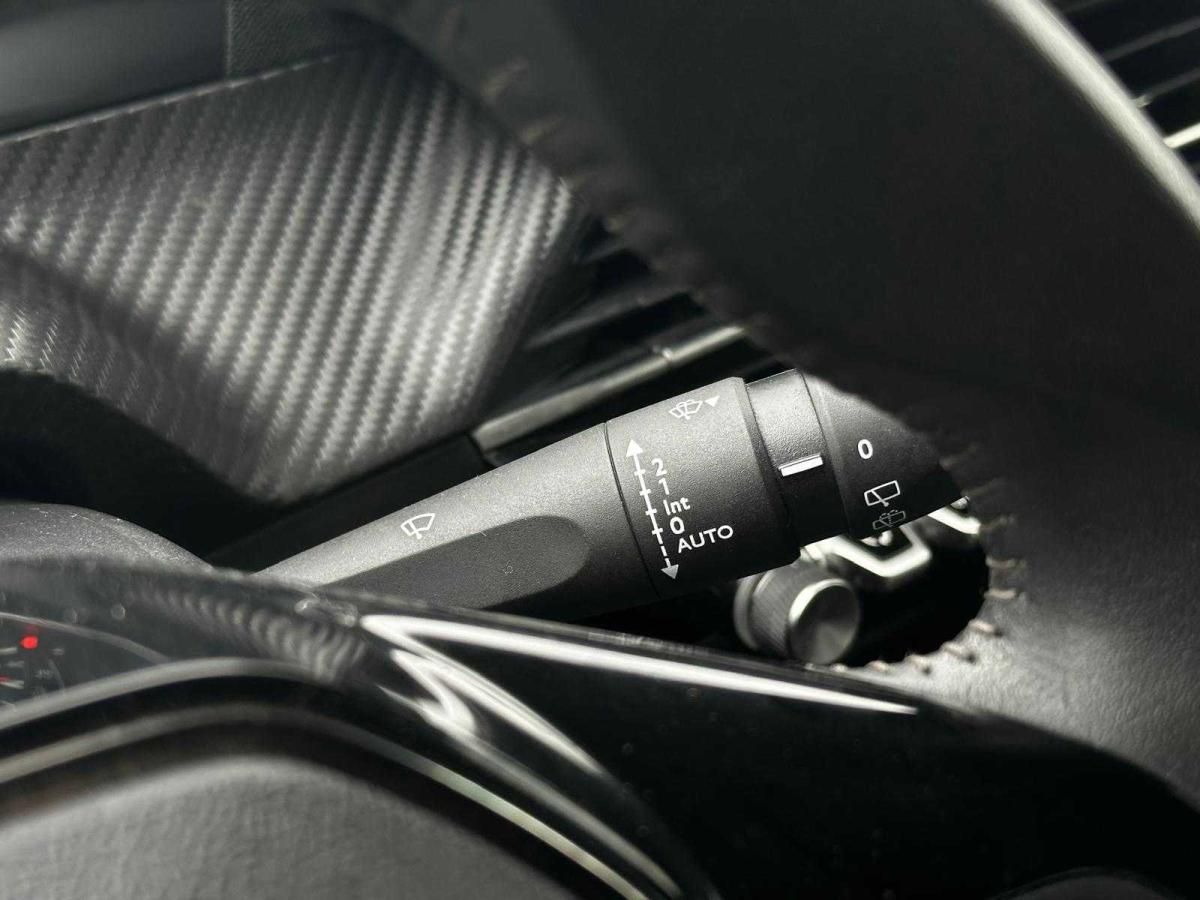 peugeot-2008-2023-gasolina-1199cc