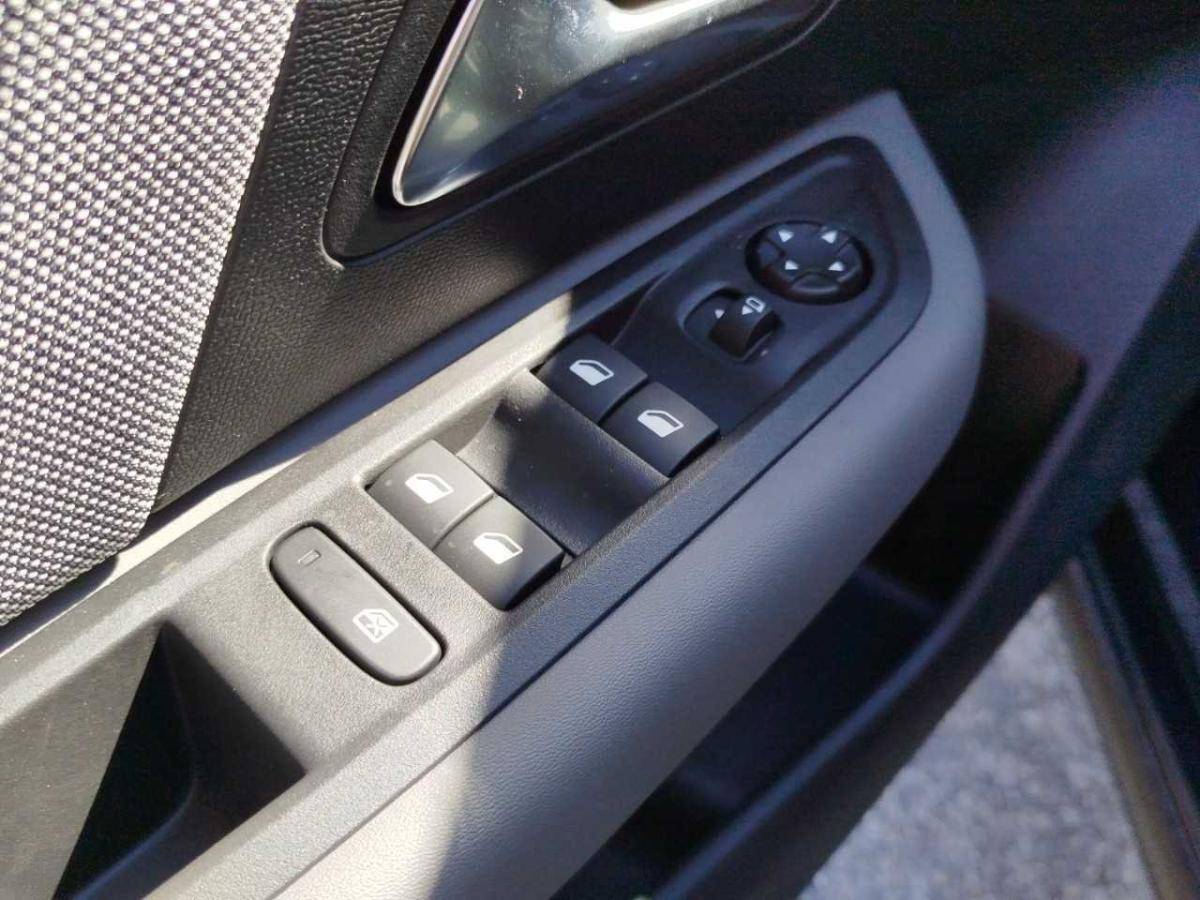 citroen-c4-2026-hibrido-1199cc