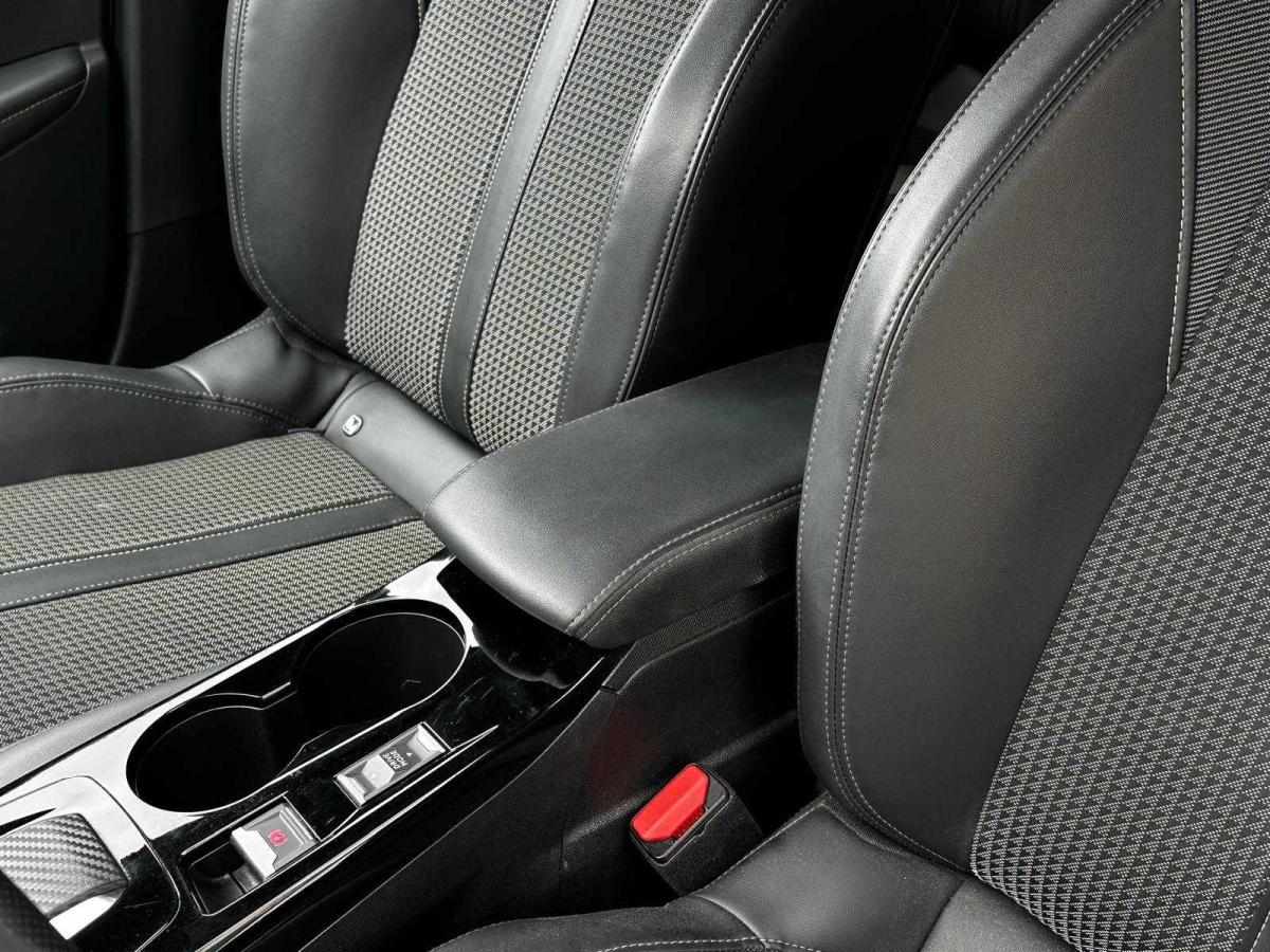 peugeot-208-2023-gasolina-1199cc