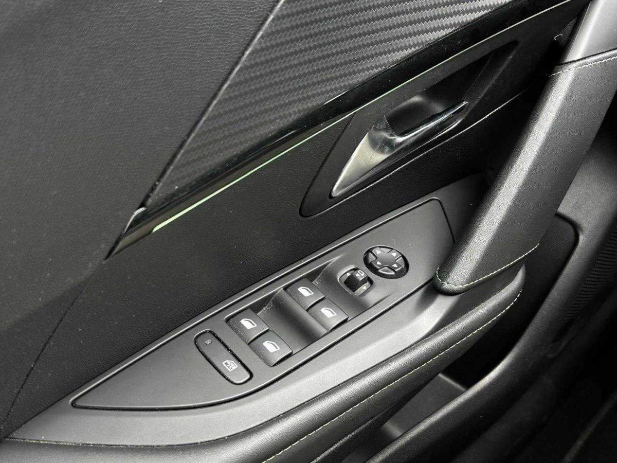 peugeot-208-2023-gasolina-1199cc