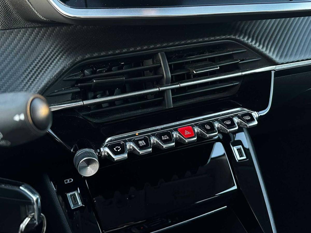 peugeot-208-2023-gasolina-1199cc