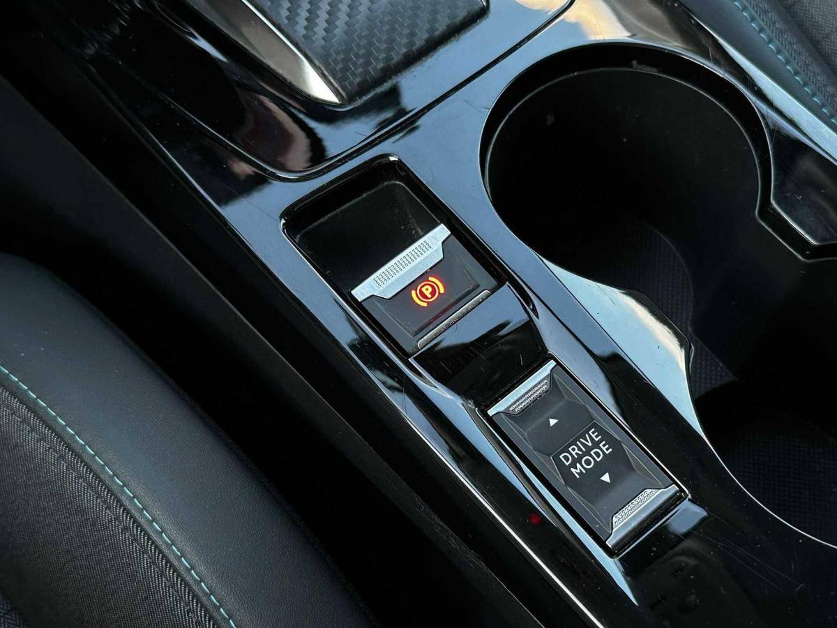 peugeot-208-2023-gasolina-1199cc
