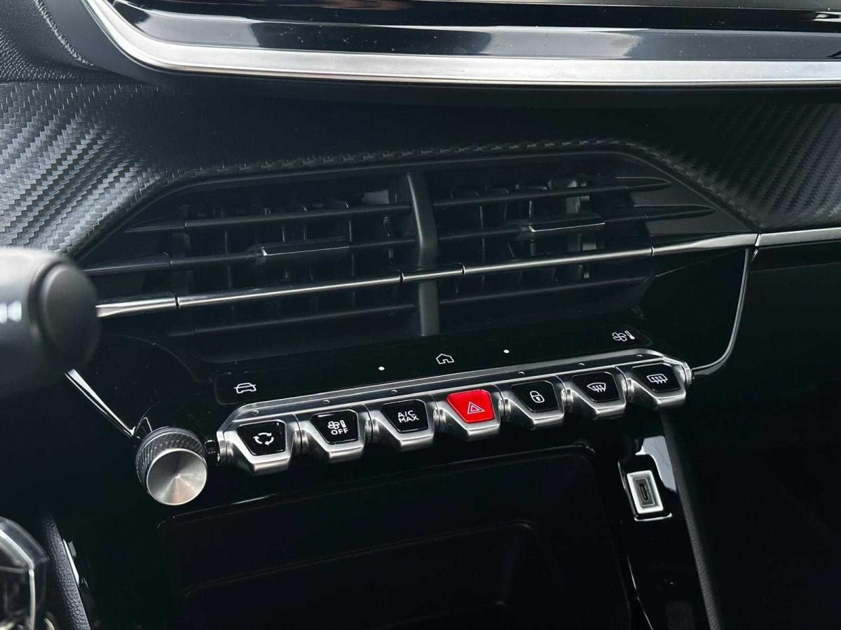 peugeot-2008-2024-gasolina-1199cc