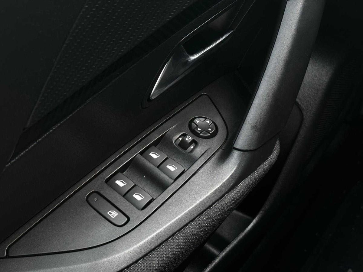 peugeot-2008-2024-gasolina-1199cc