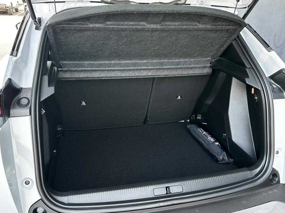 peugeot-2008-2024-gasolina-1199cc